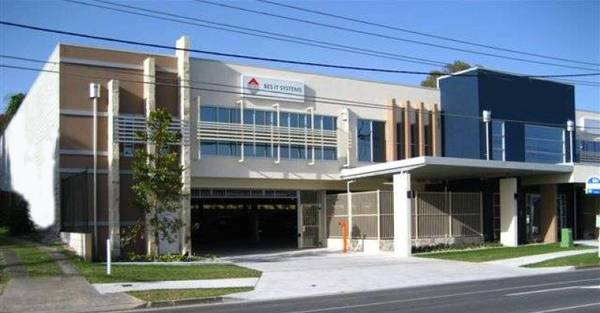 Quality in heart of Springwood Picture 1