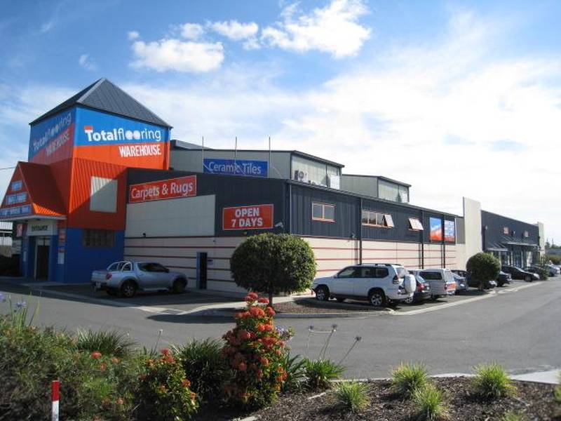 Sales Showroom / Bulky goods: M1 Exposure Picture 1