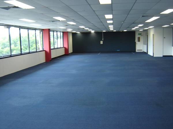 Large Stand Alone Building
with first level 152m2 Office with 6 car parks Picture