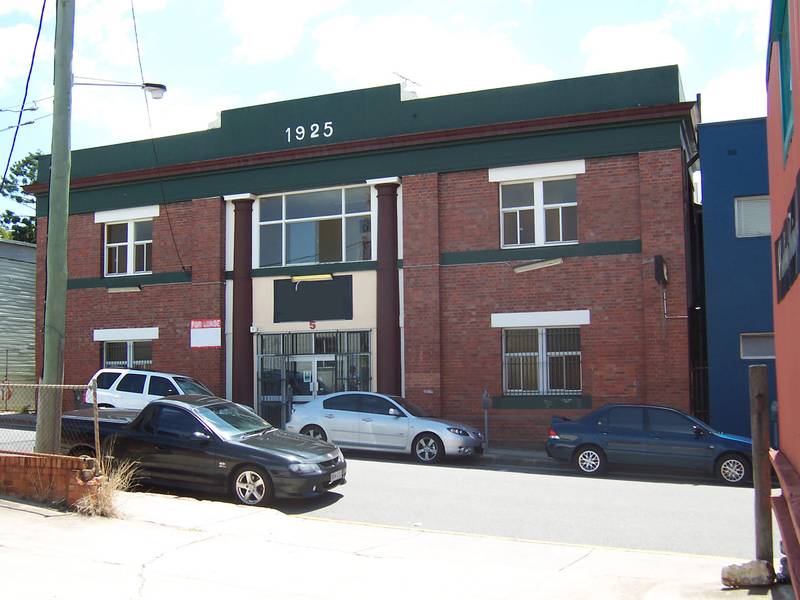 Early 20th Century Building Picture 1