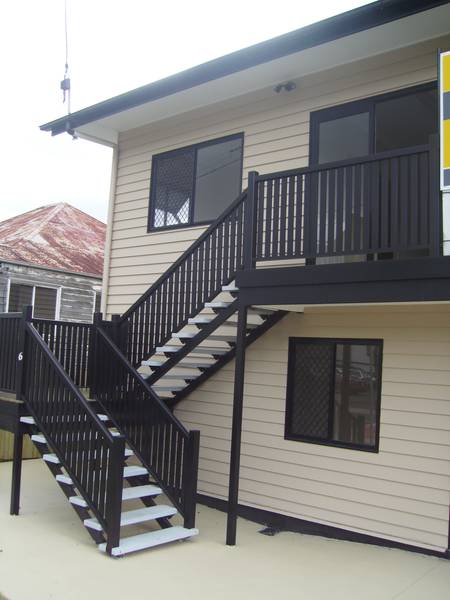 New Woolloongabba Freestander Picture 1