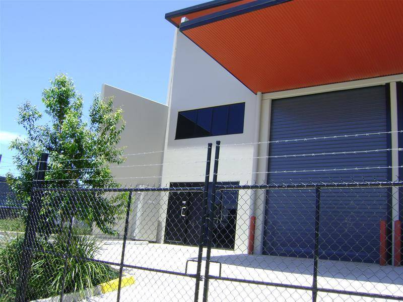 AVAILABLE NOW - INDUSTRIAL UNITS @ UNBEATABLE RATES Picture 2