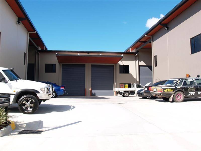 AVAILABLE NOW - INDUSTRIAL UNITS @ UNBEATABLE RATES Picture 1