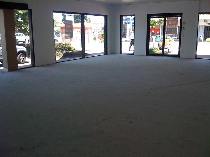 FOOT TRAFFIC AND EXPOSURE Picture 1