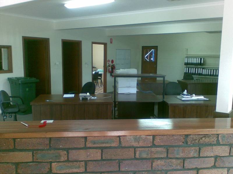 Looking for a BARGAIN? Picture 3