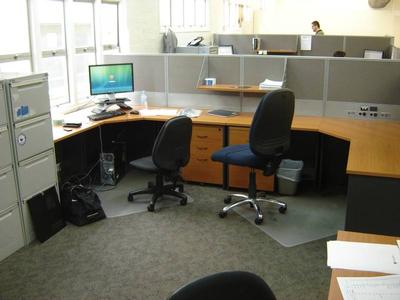 Ground Floor Office 210m2 with 3 Cars Short term Lease Picture