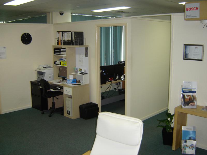 77m2 First Level Office with 2 Parks Sale/Lease Picture 3