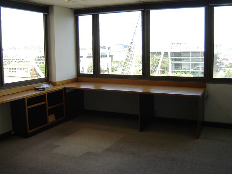 Large 300m2 4th Floor Office in Court House Hub Picture 2