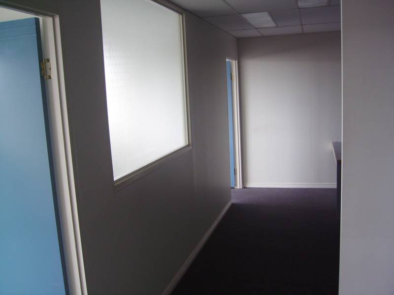 CHEAP OFFICE SPACE!! Picture 2