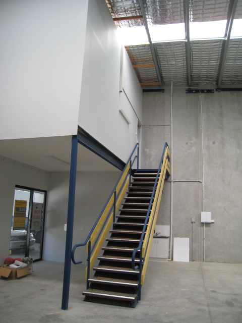 Economical Warehouse Picture