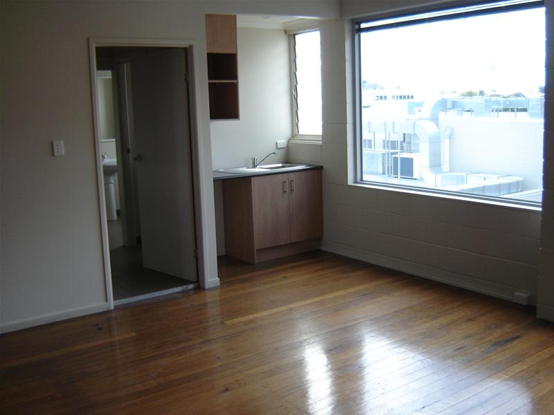 Top floor Valley make an offer - Whole top floor of 287m2 Picture 2