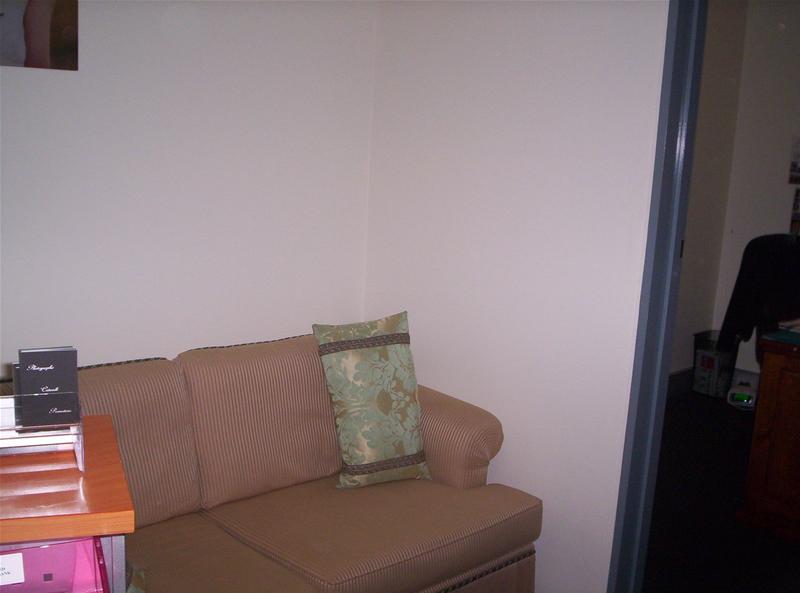 RARE OFFERING AT BALLOW CHAMBERS Picture 2