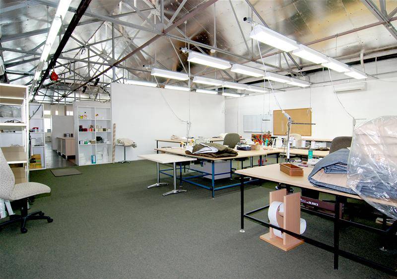 OFFICE SHOWROOM Picture 3