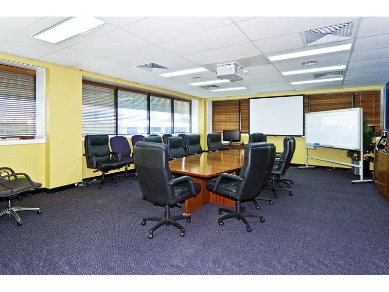 174m2 Office AT MT GRAVATT Picture 2