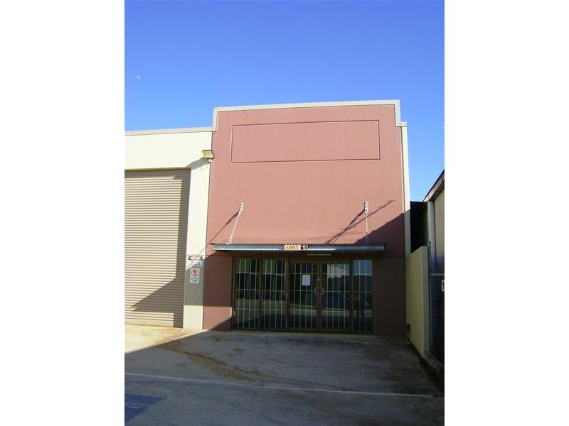 LOOKING FOR A CLEAN TIDY WAREHOUSE SPACE? Picture 2