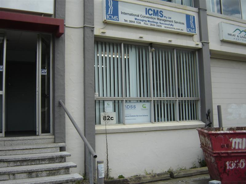 160m2 OFFICE/WAREHOUSE GROUND LEVEL WITH GREAT EXPOSURE Picture 3