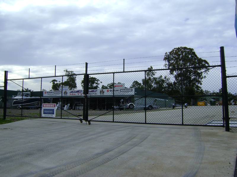 Great Position - Outdoor Sales Yard Picture 2