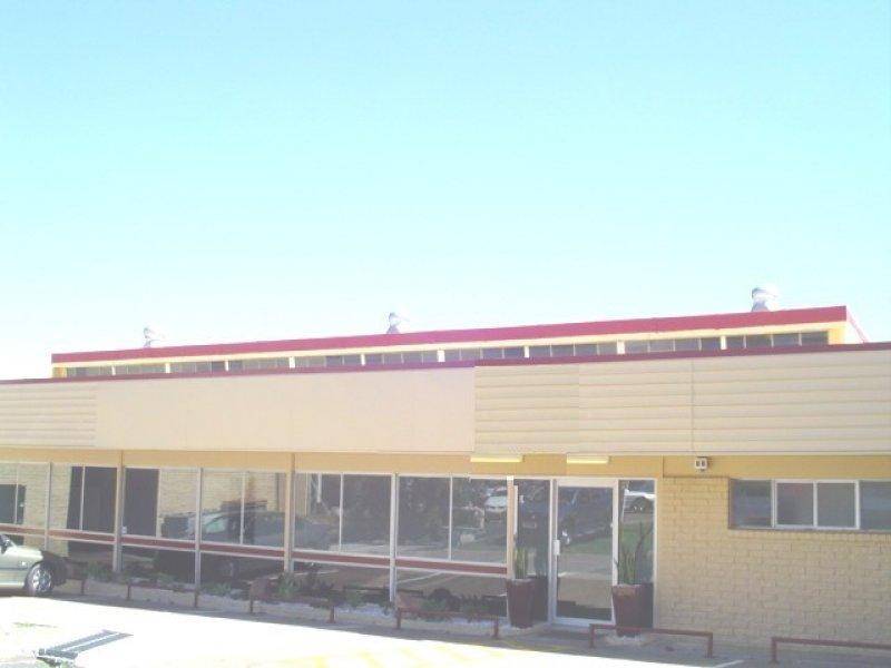 HEART OF MOOROOKA Picture 3