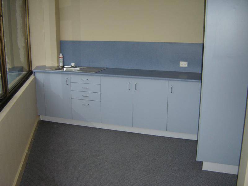 112m2 of Open Plan Office Space Valley Fringe Picture 3