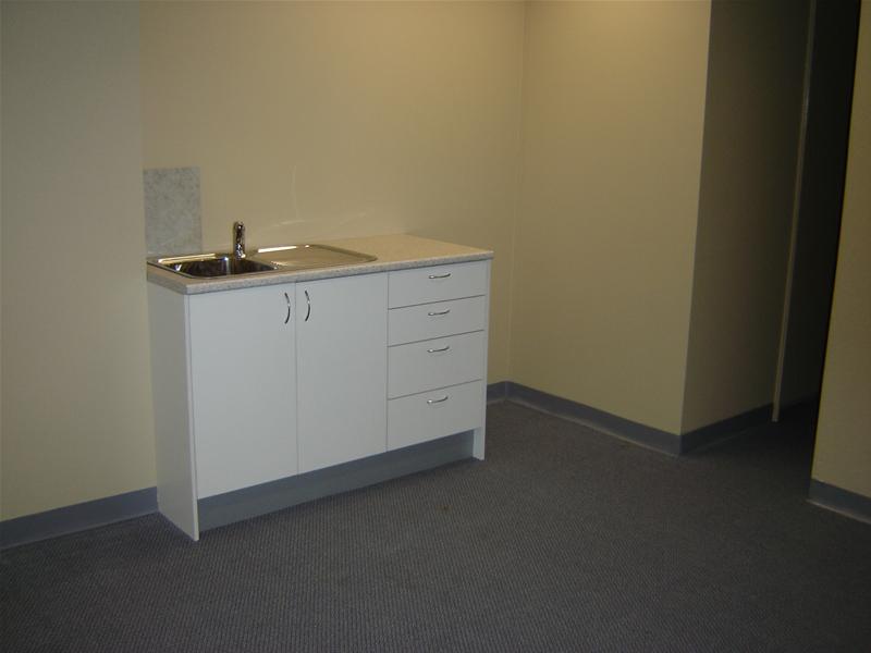 135m2 Office & Storage - Refurbished - CBD/Valley Fringe Picture 3