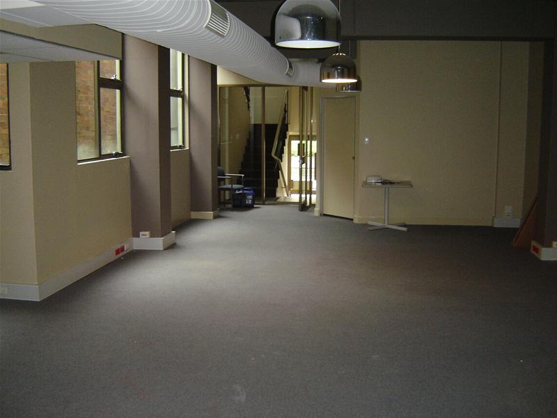 247m2 Over Two Levels CBD/Valley Fringe Picture 3