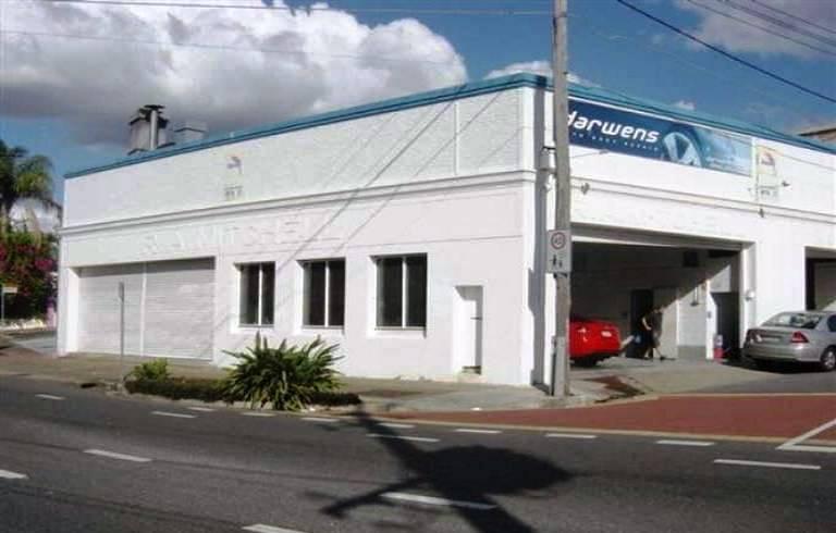 WEST END SPACE! Picture 3