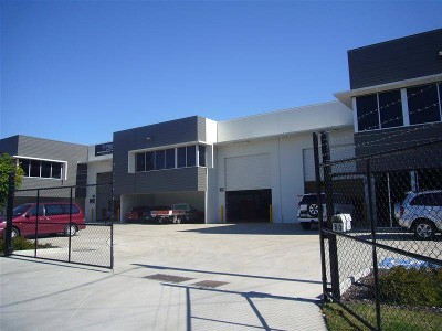 Tilt slab construction - Modern Office Warehouse - New and very affordable! Picture