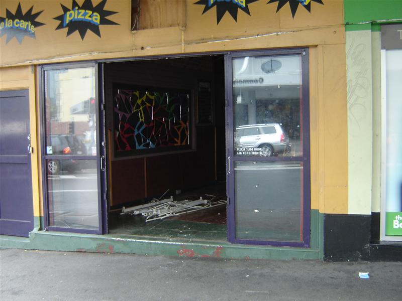 RETAIL SHOP IN SPRING HILL WITH MASSIVE STORAGE BASEMENT Picture 2