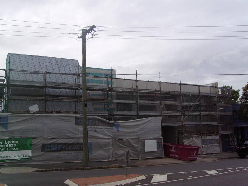 85m2 Retail Shop James St Picture 2