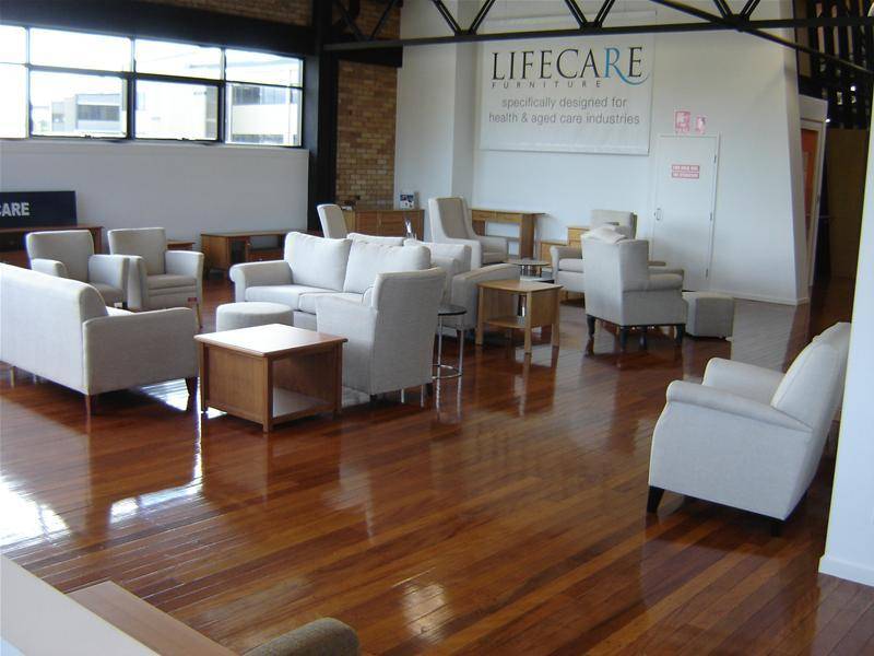 AWARD WINNING BUILDING WITH 260M2 GROUND FLOOR Picture 2