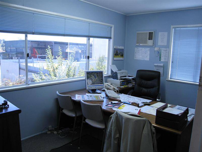 Great Storage Opportunity / Excellent Value Picture 1