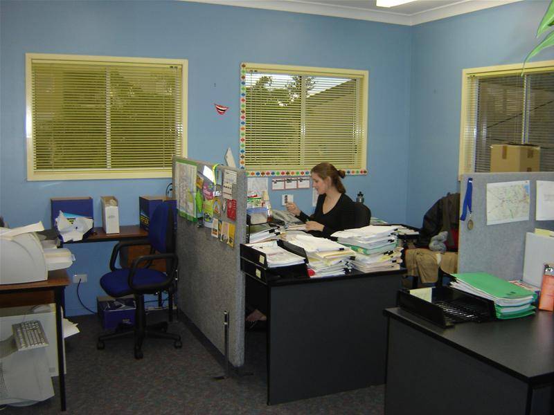 GROUND FLOOR OFFICE @ $250 Gross Picture 2