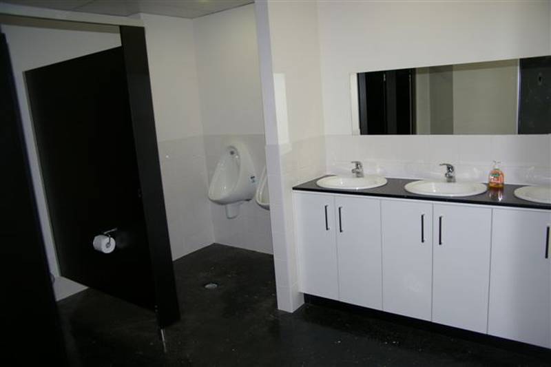 Atmosphere Plus Trendy Office 693m2 @ $325 Gross must be seen Picture 3