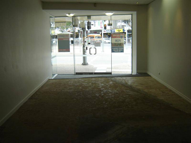 Prime High Profile Ground Level Office/Showroom 132m2 Picture 3