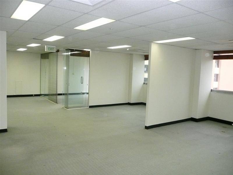 SPRING HILL 156m2 WITH CITY VIEWS Picture 1