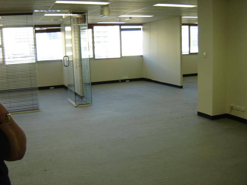 SPRING HILL 156m2 WITH CITY VIEWS Picture 3