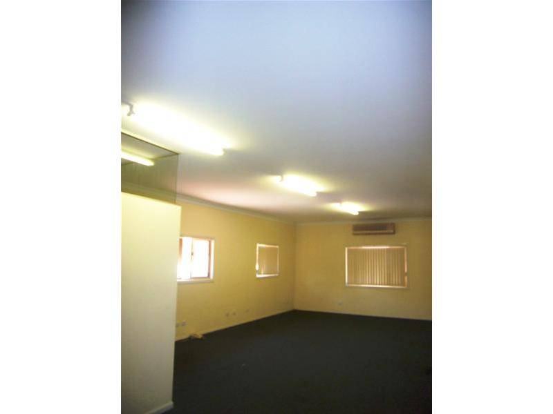 YOUR NEW BUSINESS HOME! Picture 3