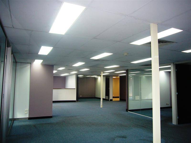 SENSATIONAL OFFICE SPACE! Picture 3