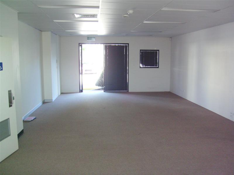 Ground Level Office cheap as with park Picture 3