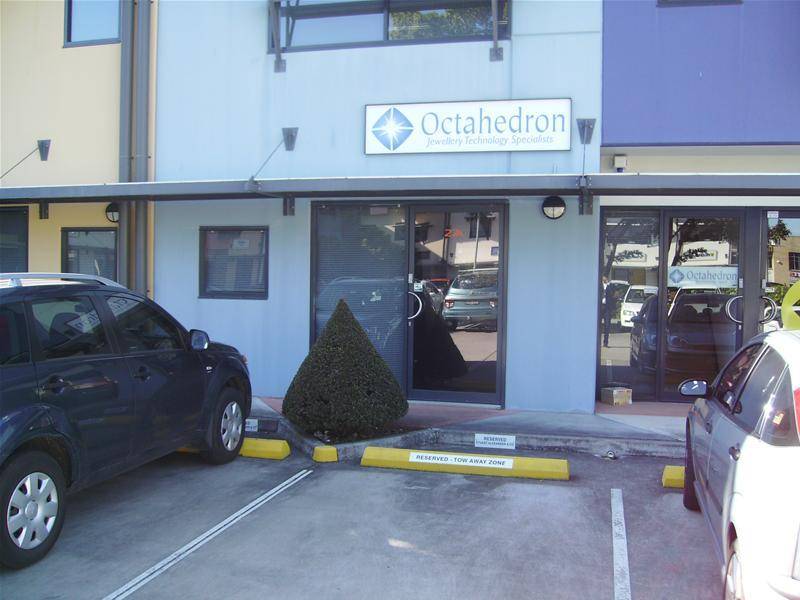 Ground Level Office cheap as with park Picture 1