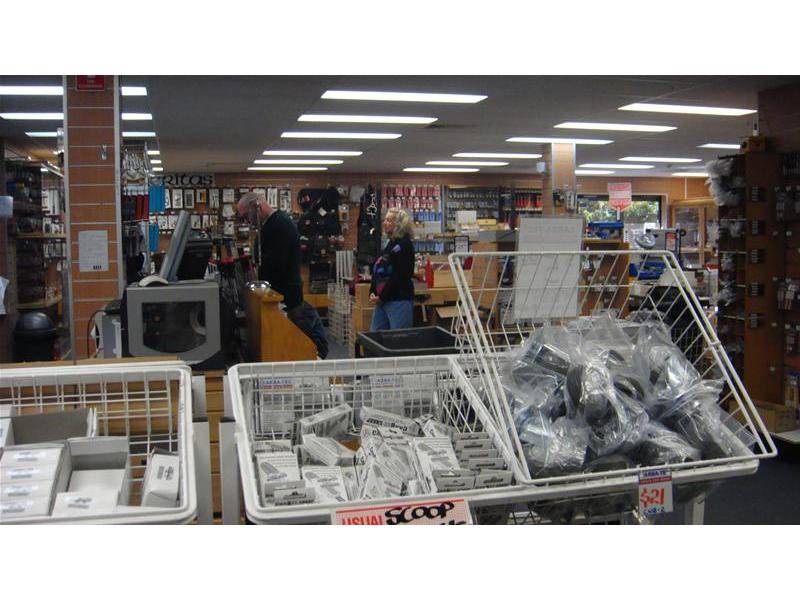 HIGH PROFILE BUILDING IN COORPAROO Picture 3