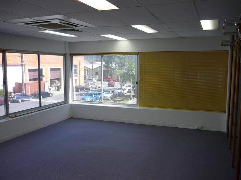 MONTAGUE OFFICE 120M2 Picture 3