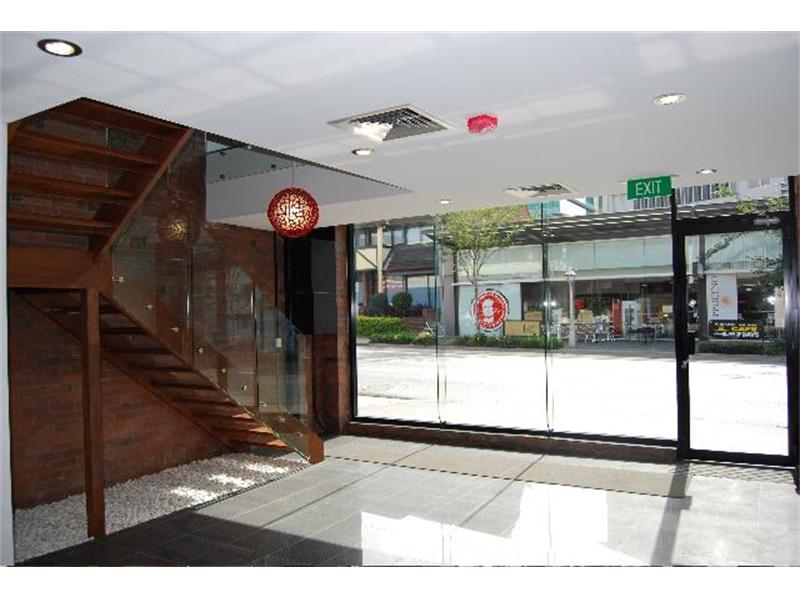 CORPORATE HEADQUARTERS
DUAL TENANCY
MAGNIFICENT REFURBISHMENT Picture 2