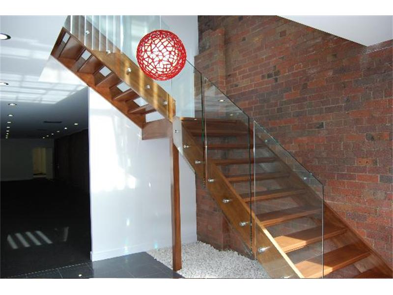 CORPORATE HEADQUARTERS
DUAL TENANCY
MAGNIFICENT REFURBISHMENT Picture 3