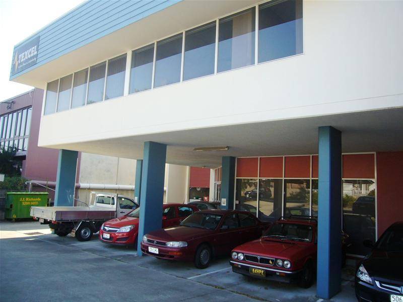 SECURE OFFICE ON BANK Picture 1