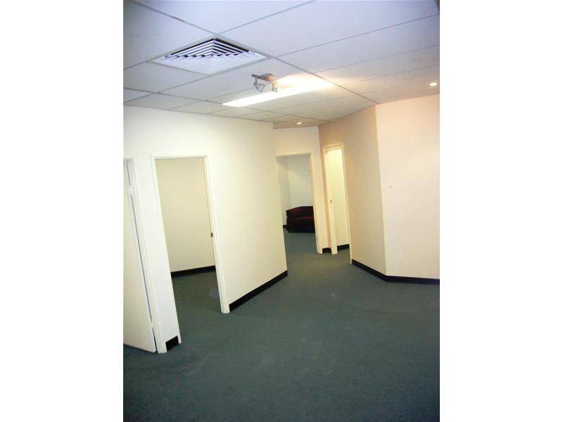 PROFESSIONAL OFFICES Picture 3