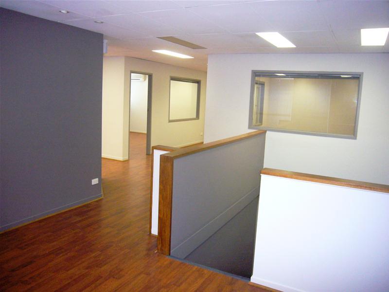 OFFICE WAREHOUSE READY TO GO! Picture 3