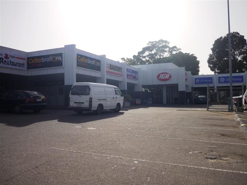 TWIN PARKS SHOPPING CENTRE Picture 1