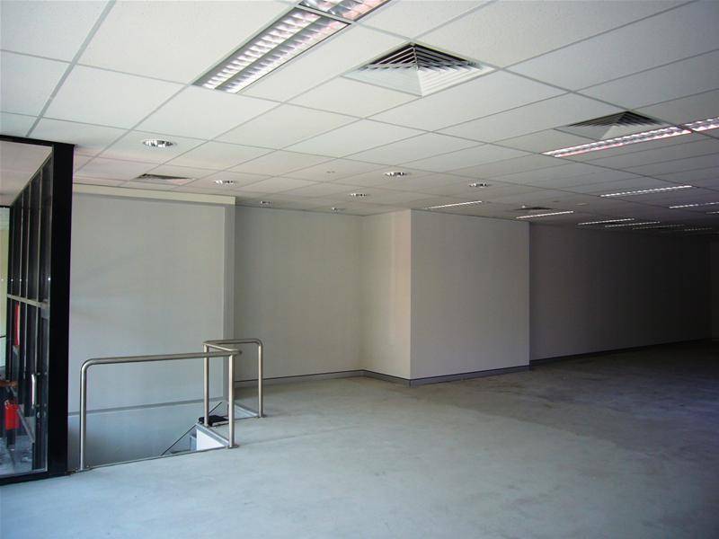 ULTIMATE SPACE AT HIGH GRADE BUILDING Picture 3
