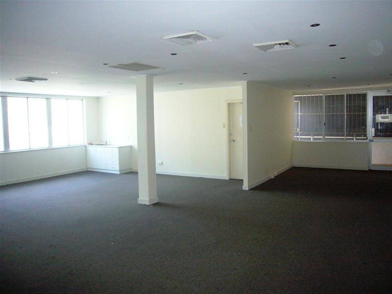 NEAT COMMERCIAL TENANCY Picture 2